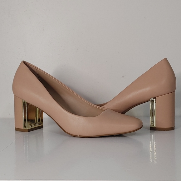 DKNY Shoes - Picture 6 of 9